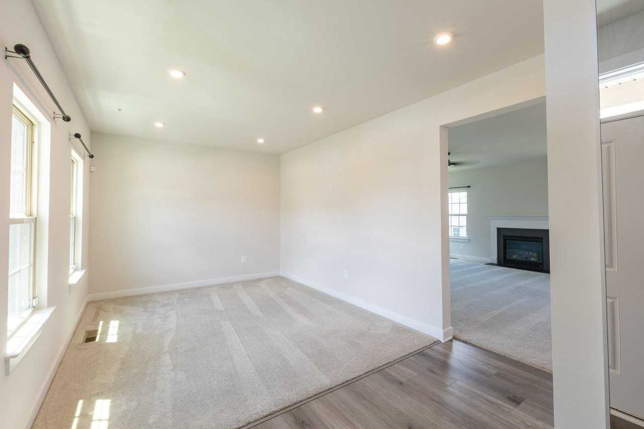 10083 Dressage Dr - Photo 5 of 37
