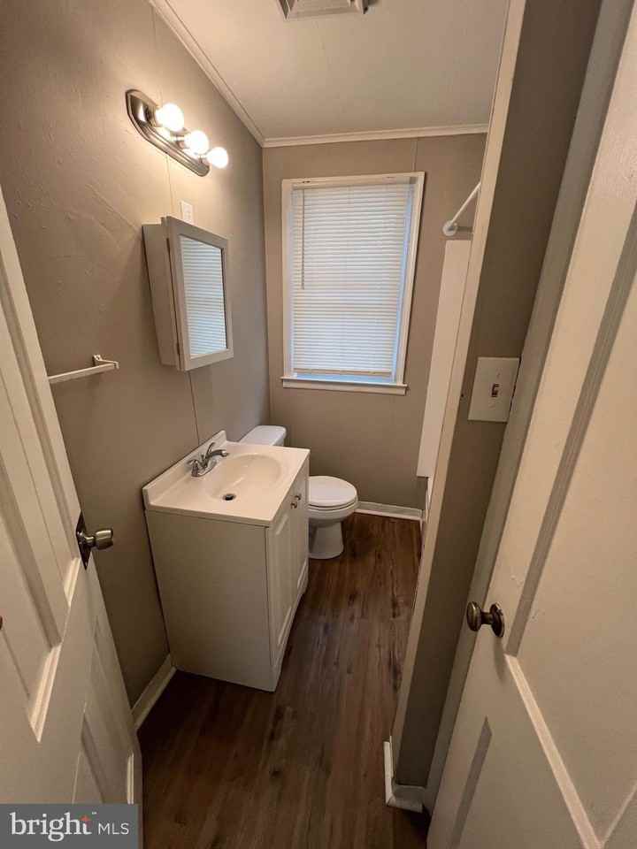 118 Lemmon Ave - Photo 4 of 4