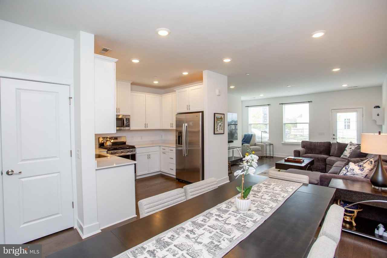233 Lewis Fisher Dr #ST - Photo 5 of 25