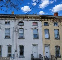 featured image of 433 Centre St