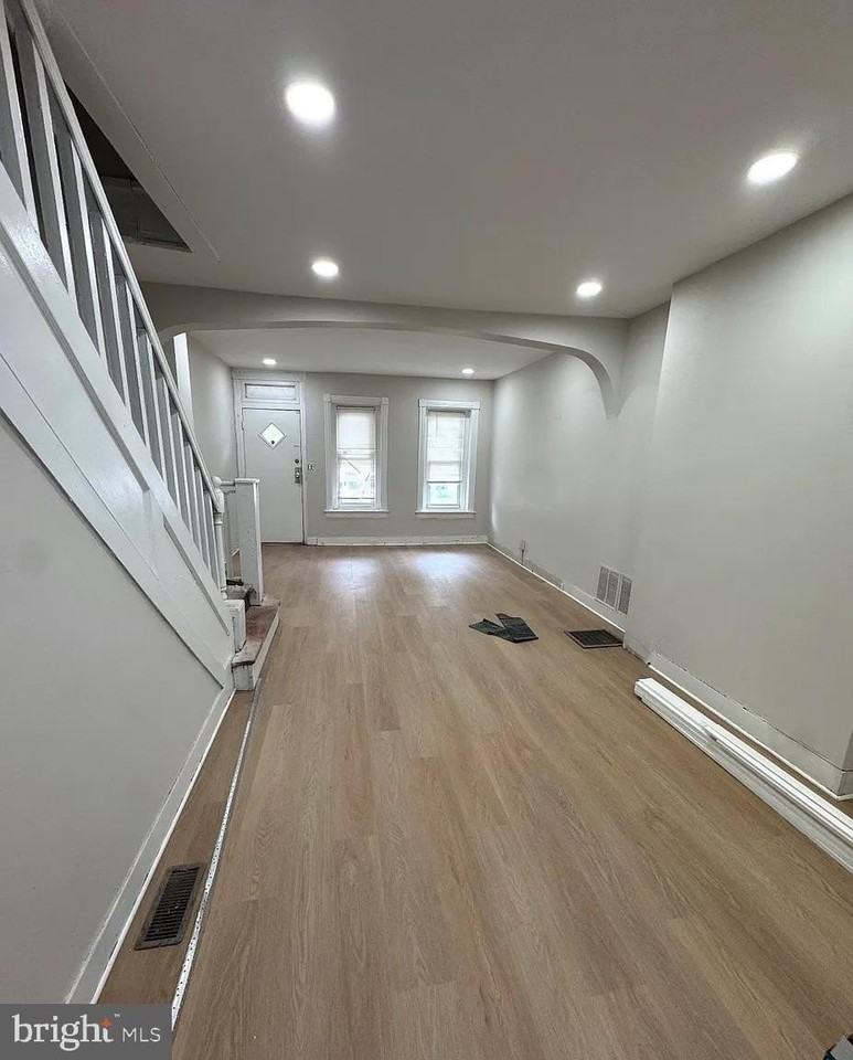 60 Mechanics Ave - Photo 5 of 7