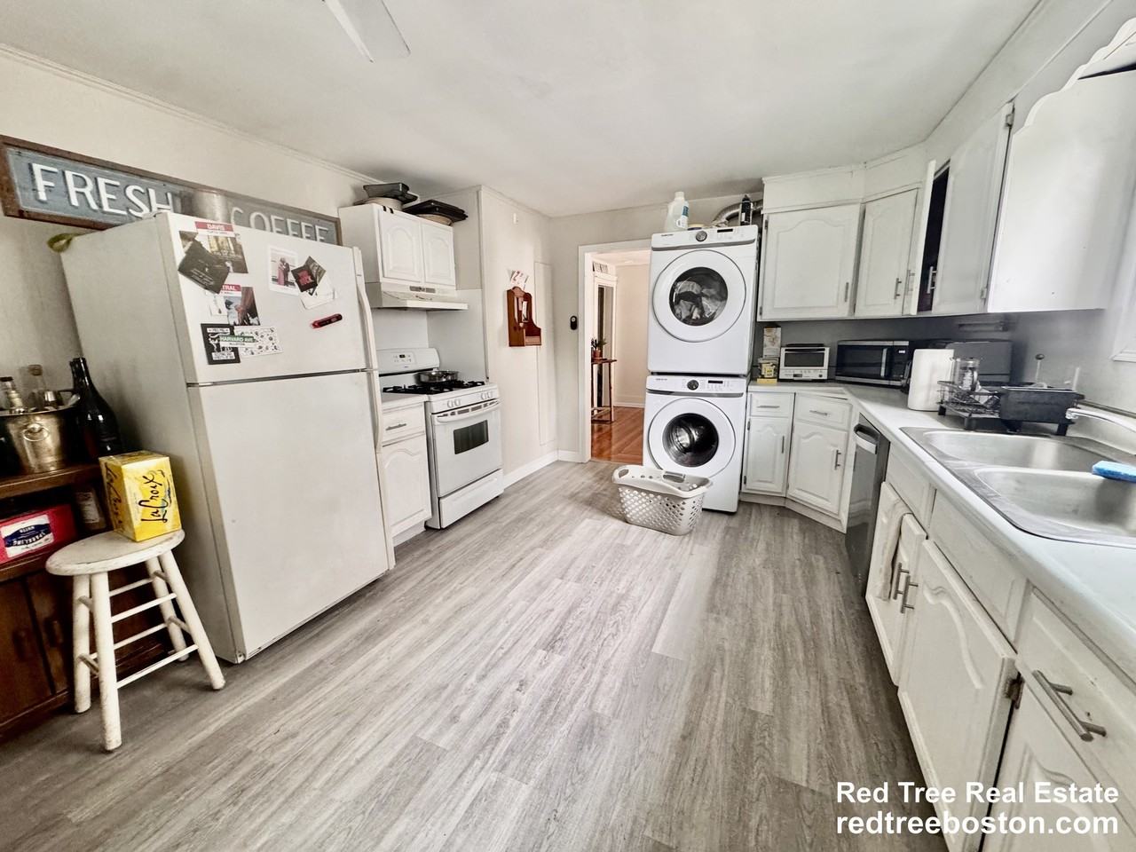 36 Simpson Ave #2 - Photo 4 of 20