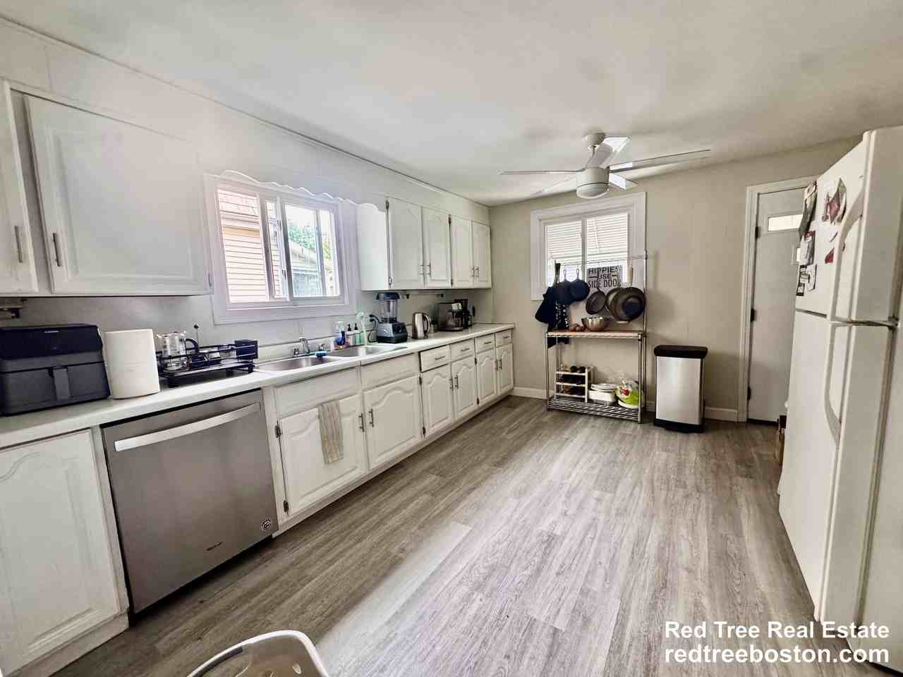36 Simpson Ave #2 - Photo 5 of 20