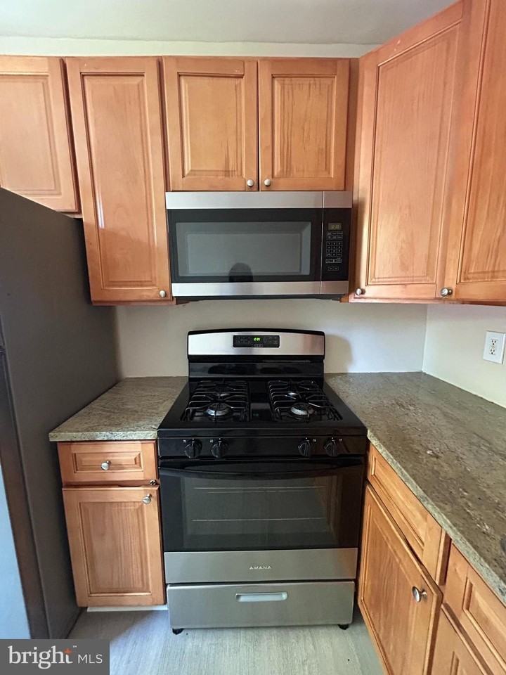 297 Church St #1 - Photo 5 of 20