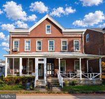 featured image of 944 Lamberton St
