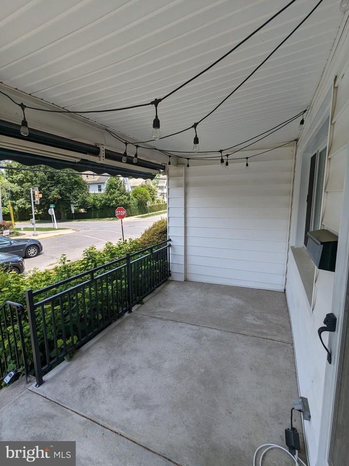 641 Loraine St - Photo 2 of 17