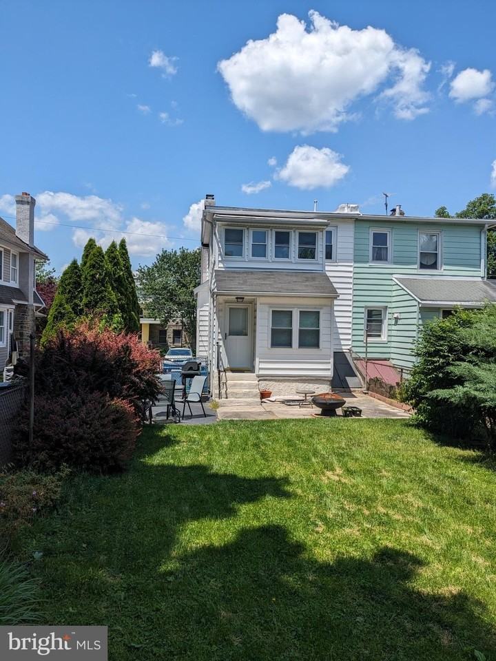 641 Loraine St - Photo 3 of 17