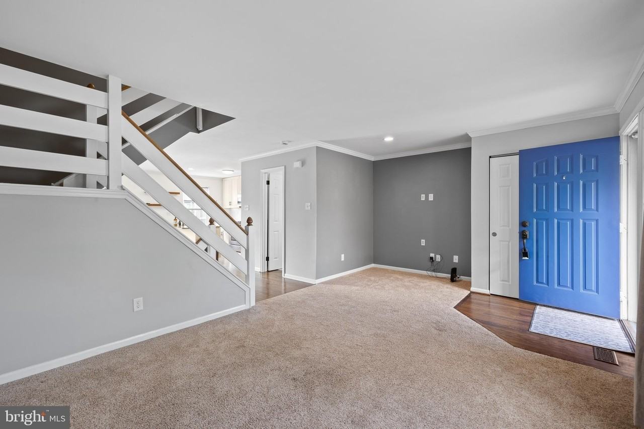 328 Countryside Ct - Photo 4 of 28