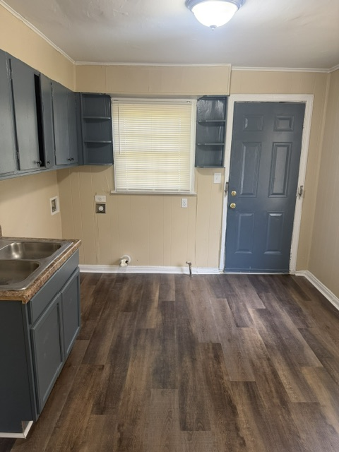 2001 Farrington St #1 - Photo 6 of 11