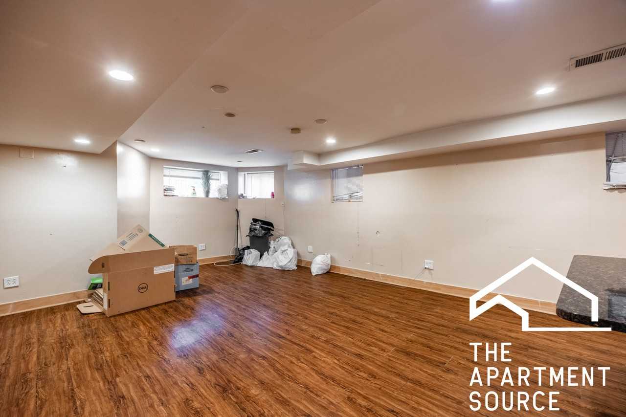 665 W Cornelia Ave #G - Photo 4 of 16