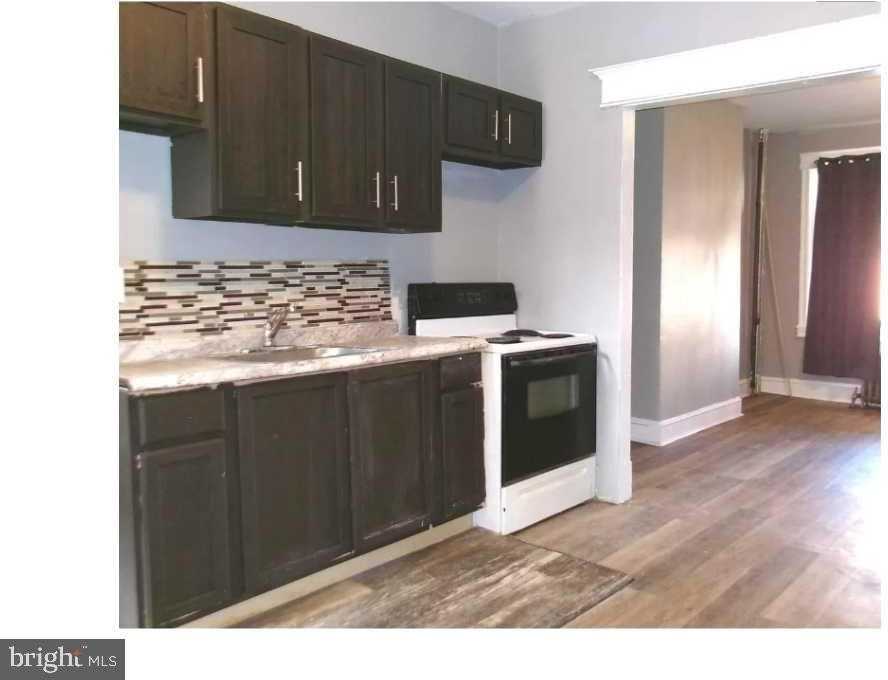 3813 N 8th St - Photo 4 of 11