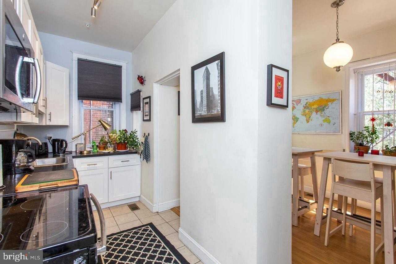 922 S 49th St #2 - Photo 3 of 10