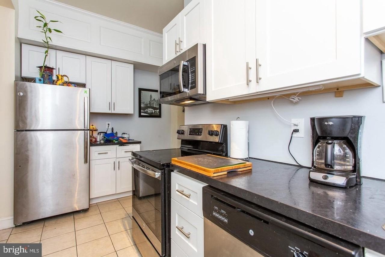 922 S 49th St #2 - Photo 4 of 10