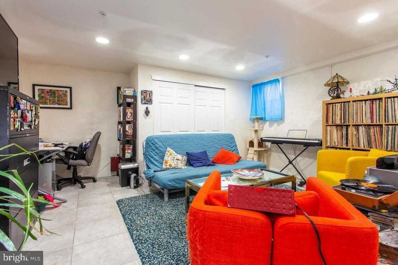 922 S 49th St #2 - Photo 7 of 10