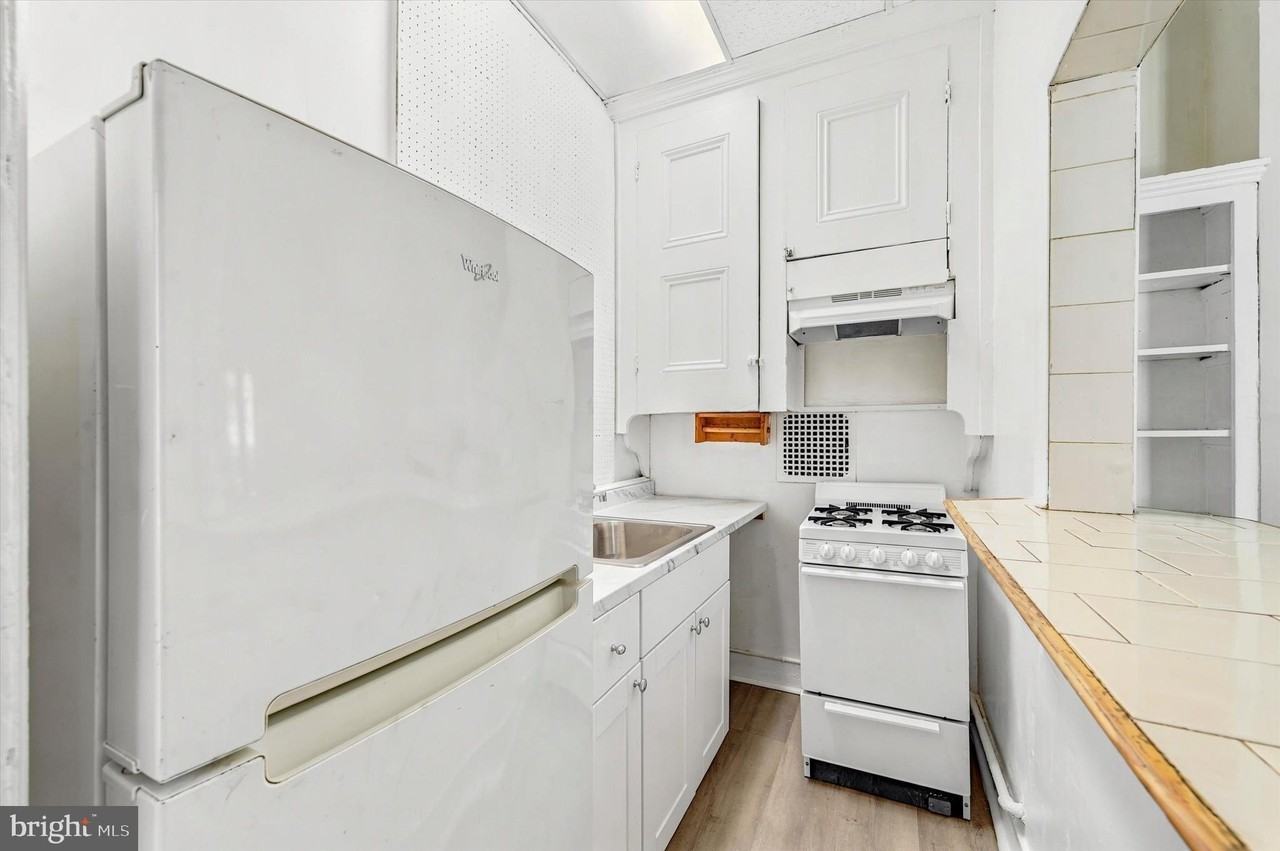1817 Pine St #2R - Photo 6 of 19