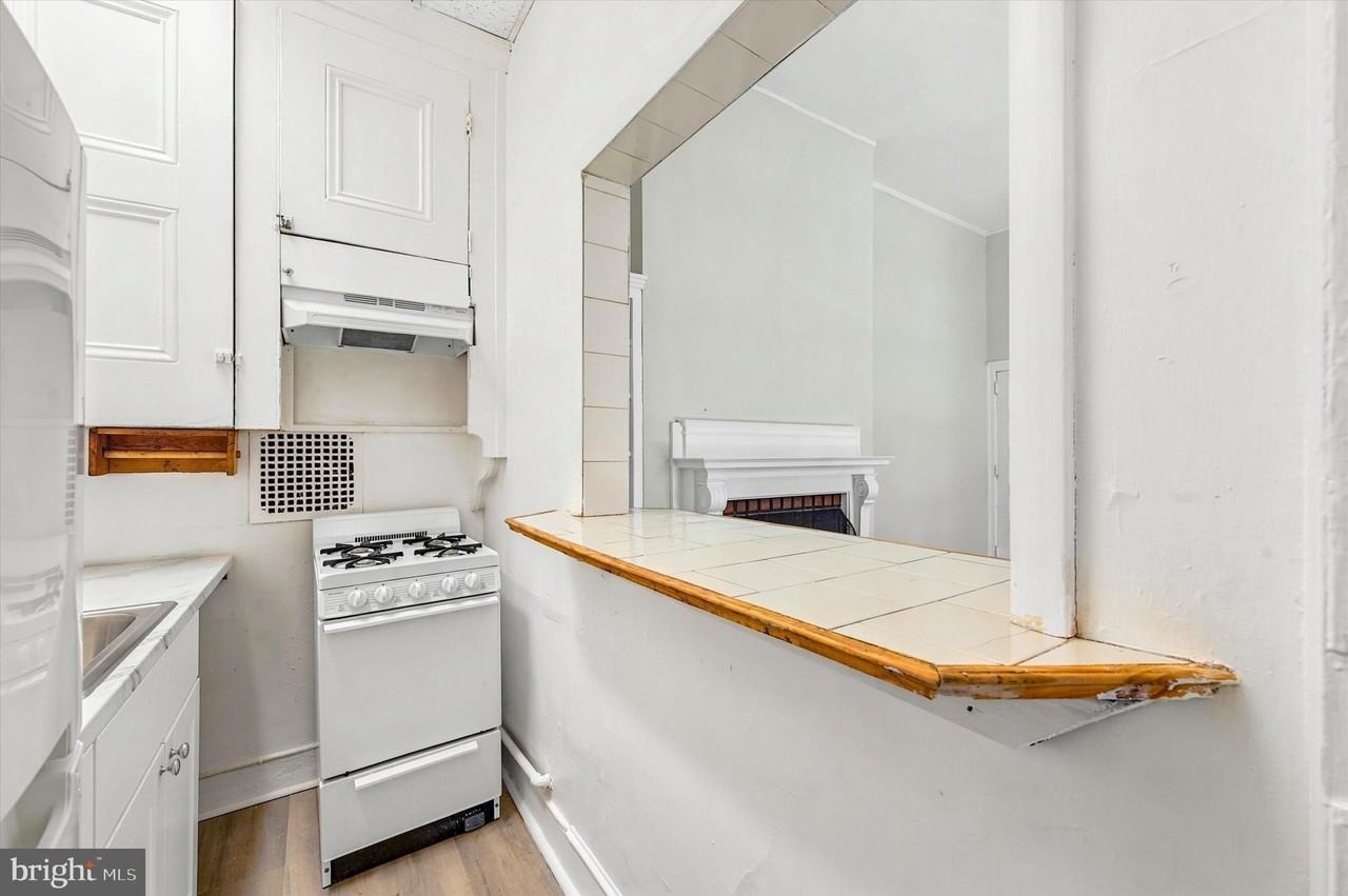1817 Pine St #2R - Photo 7 of 19
