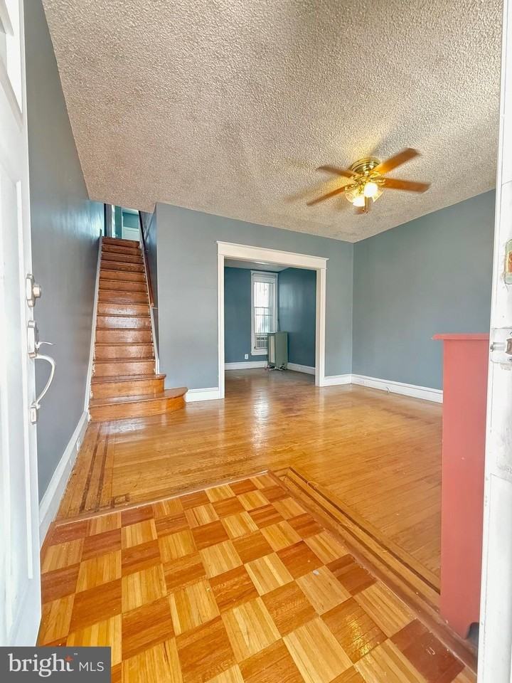 4010 N Franklin St - Photo 2 of 15