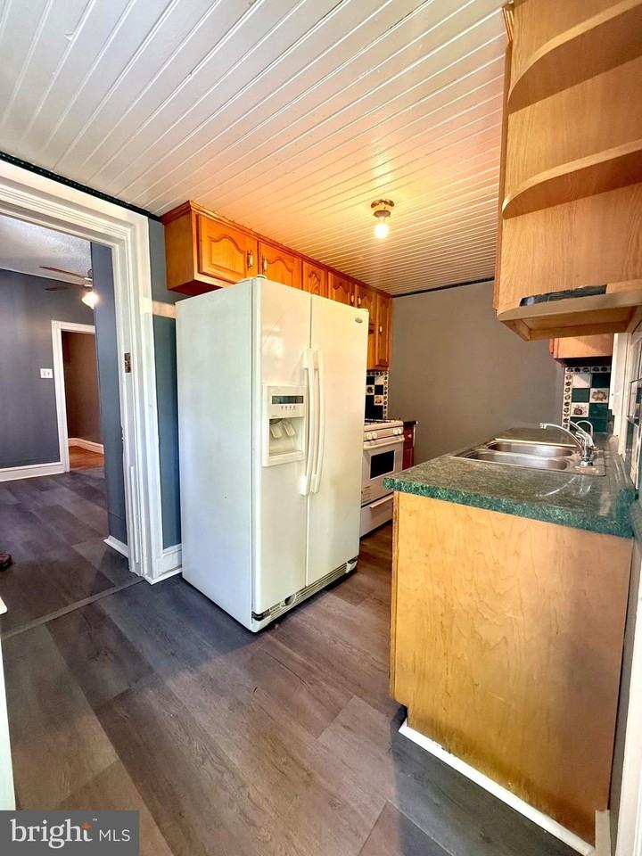 4010 N Franklin St - Photo 5 of 15