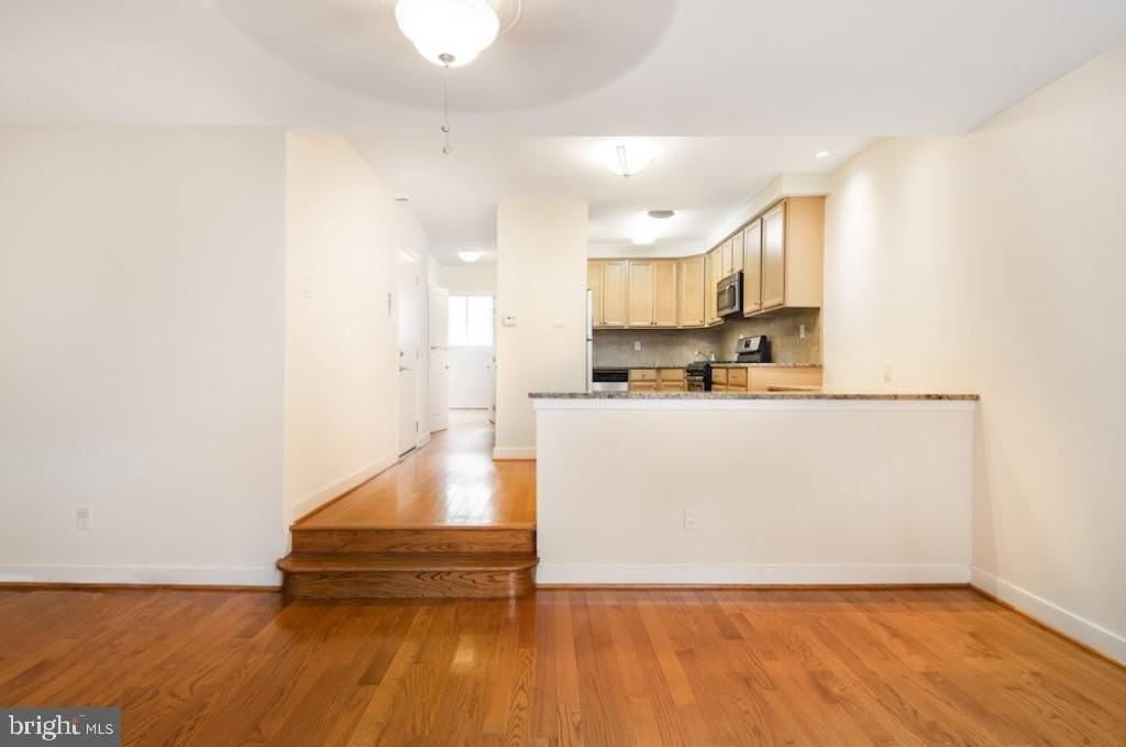 1634 Lombard St #3 - Photo 2 of 25