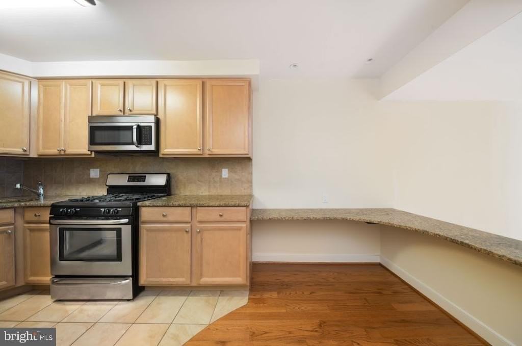 1634 Lombard St #3 - Photo 4 of 25