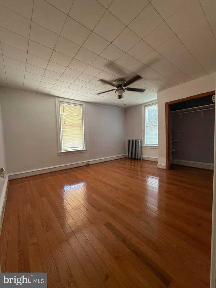300 Devereaux Ave - Photo 4 of 23