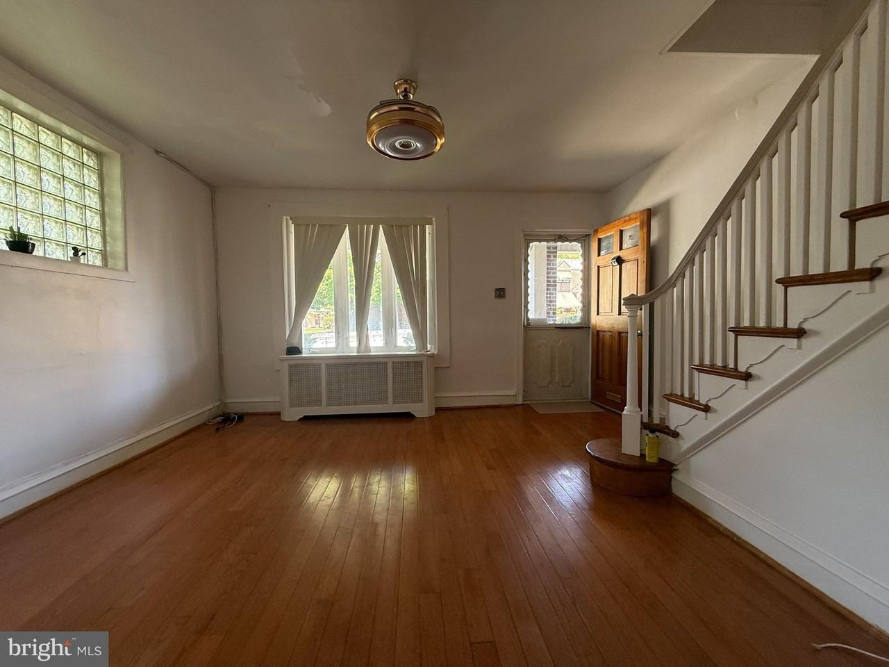 300 Devereaux Ave - Photo 5 of 23
