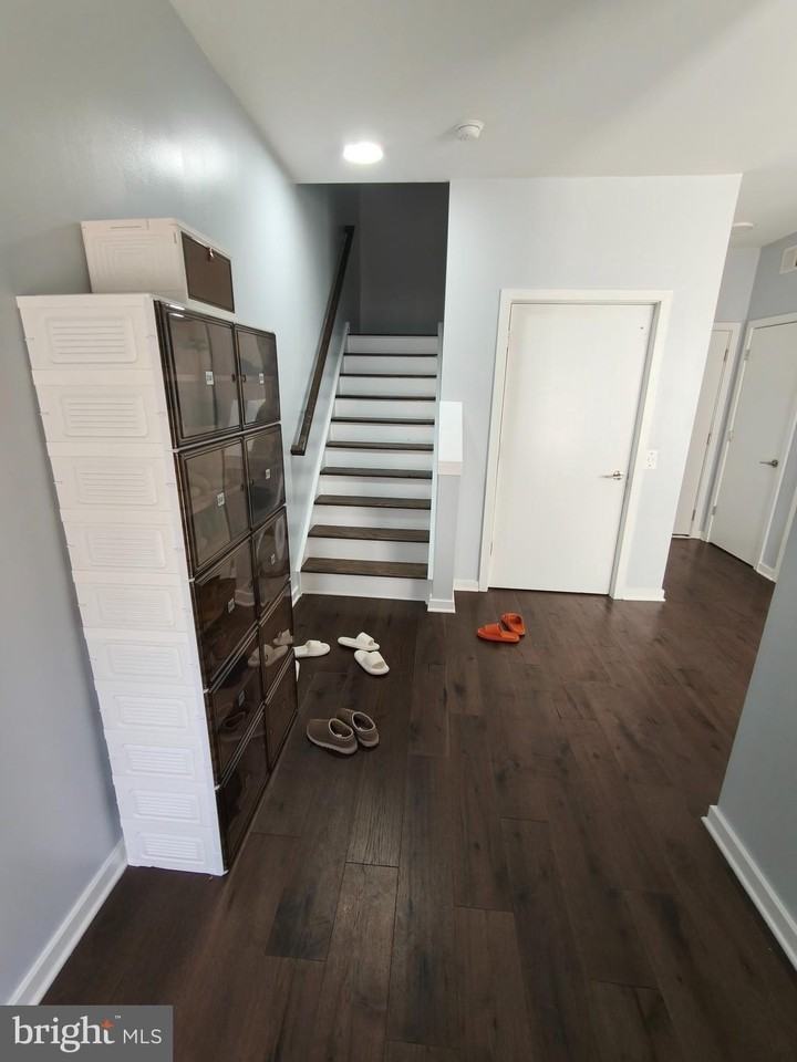 3115 Parkview Walk - Photo 2 of 50