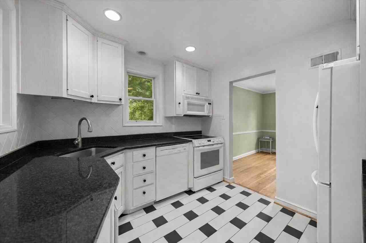 4812 7th St N - Photo 7 of 30