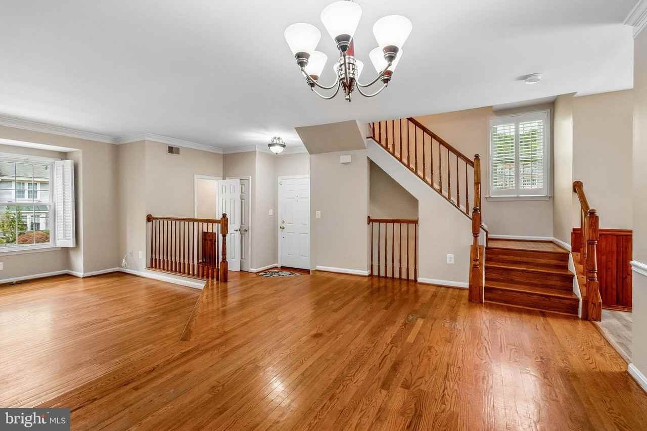 8845 Eagle Rock Ln - Photo 4 of 33