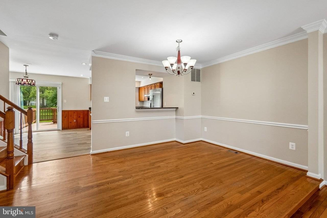 8845 Eagle Rock Ln - Photo 5 of 33