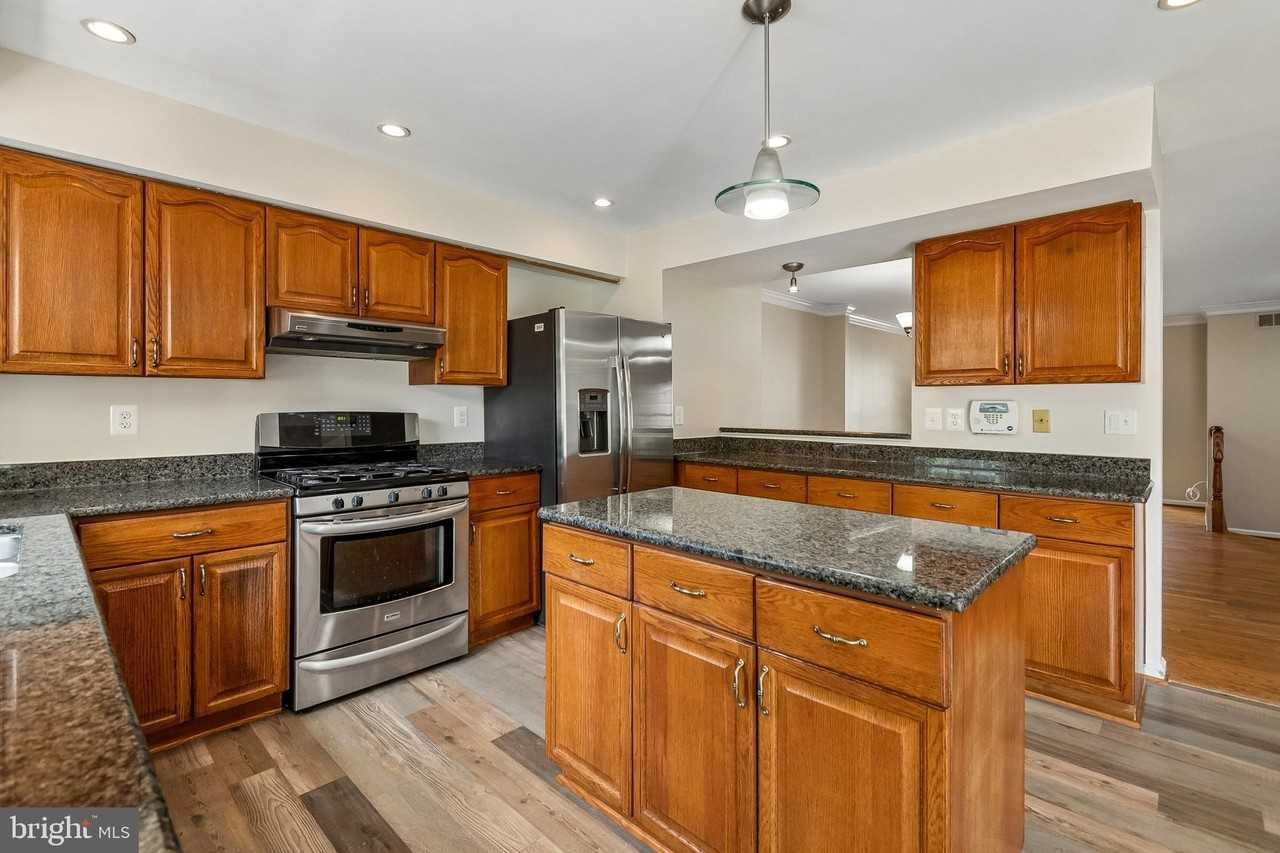 8845 Eagle Rock Ln - Photo 6 of 33