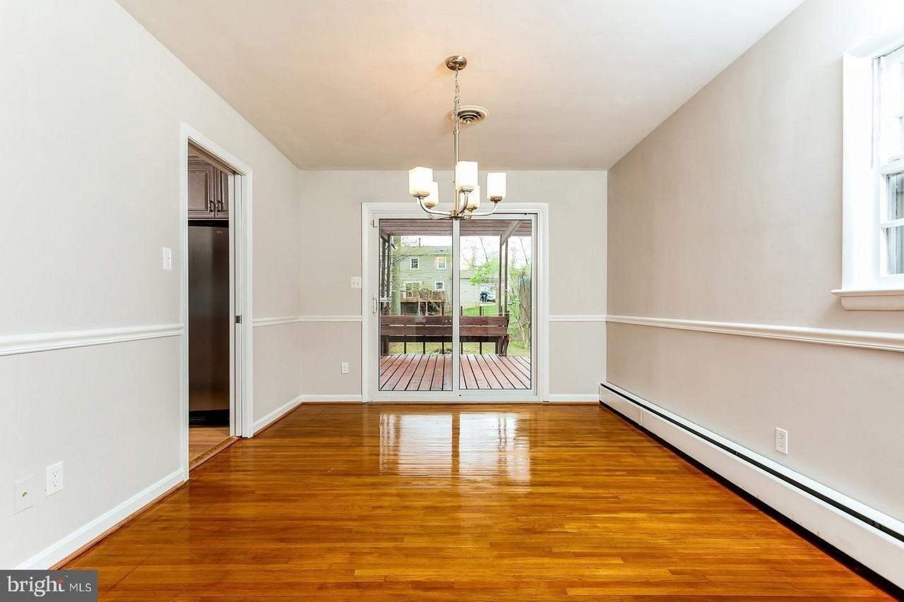 2271 Providence St - Photo 4 of 21