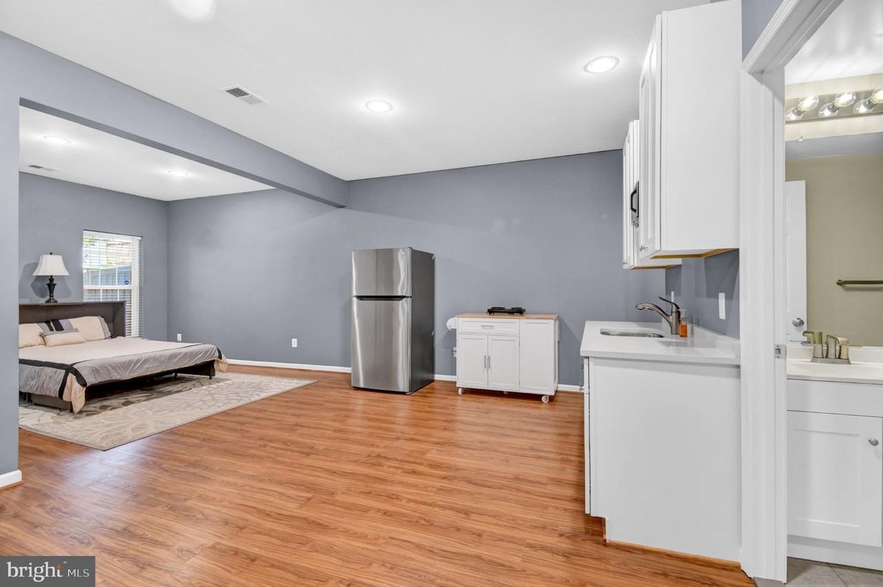 205 GRASSY Terrace - Photo 3 of 12