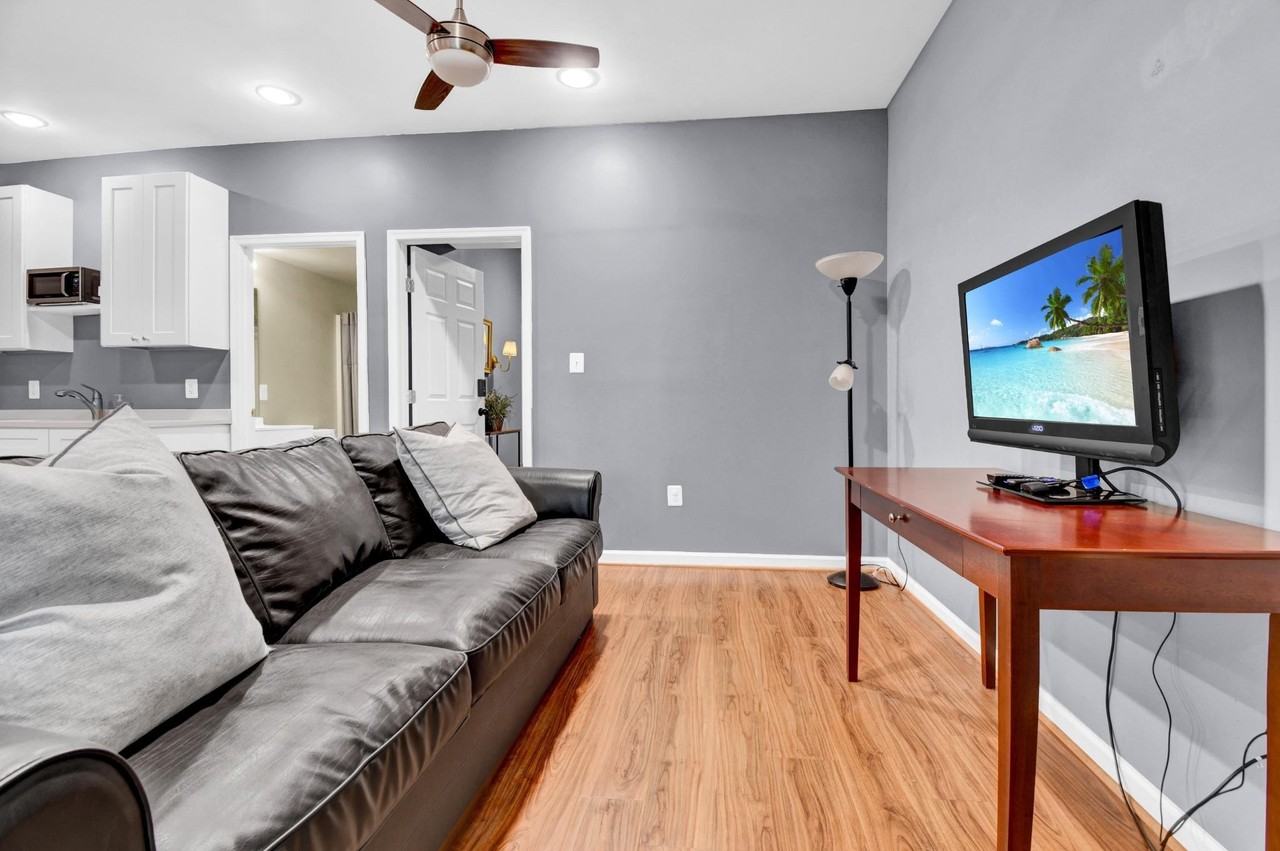 205 GRASSY Terrace - Photo 4 of 12