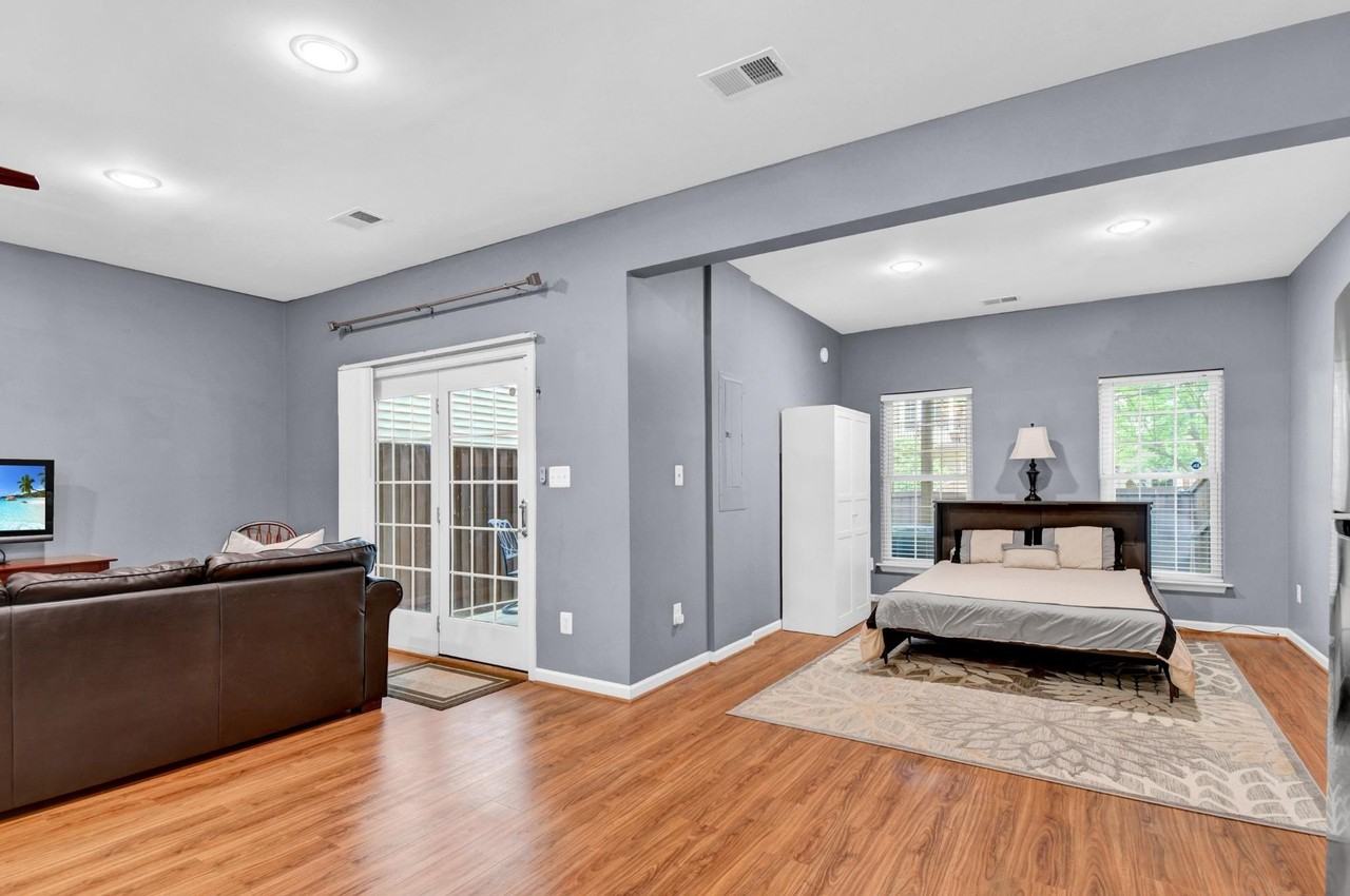 205 GRASSY Terrace - Photo 7 of 12