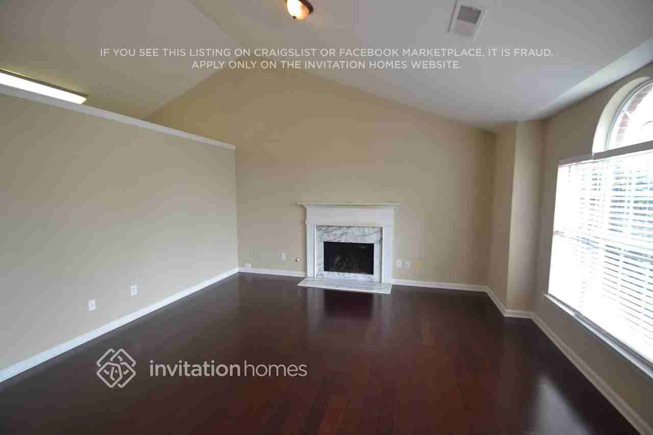 2359 Heatherton Ct - Photo 2 of 12