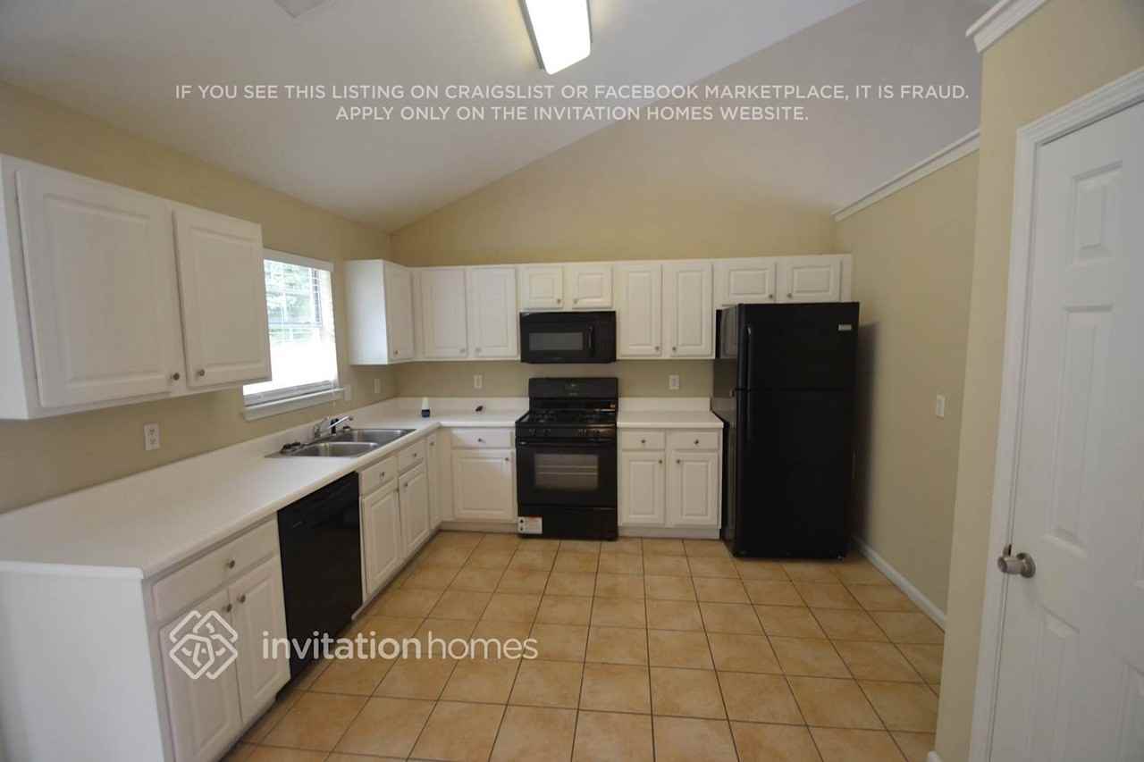 2359 Heatherton Ct - Photo 3 of 12