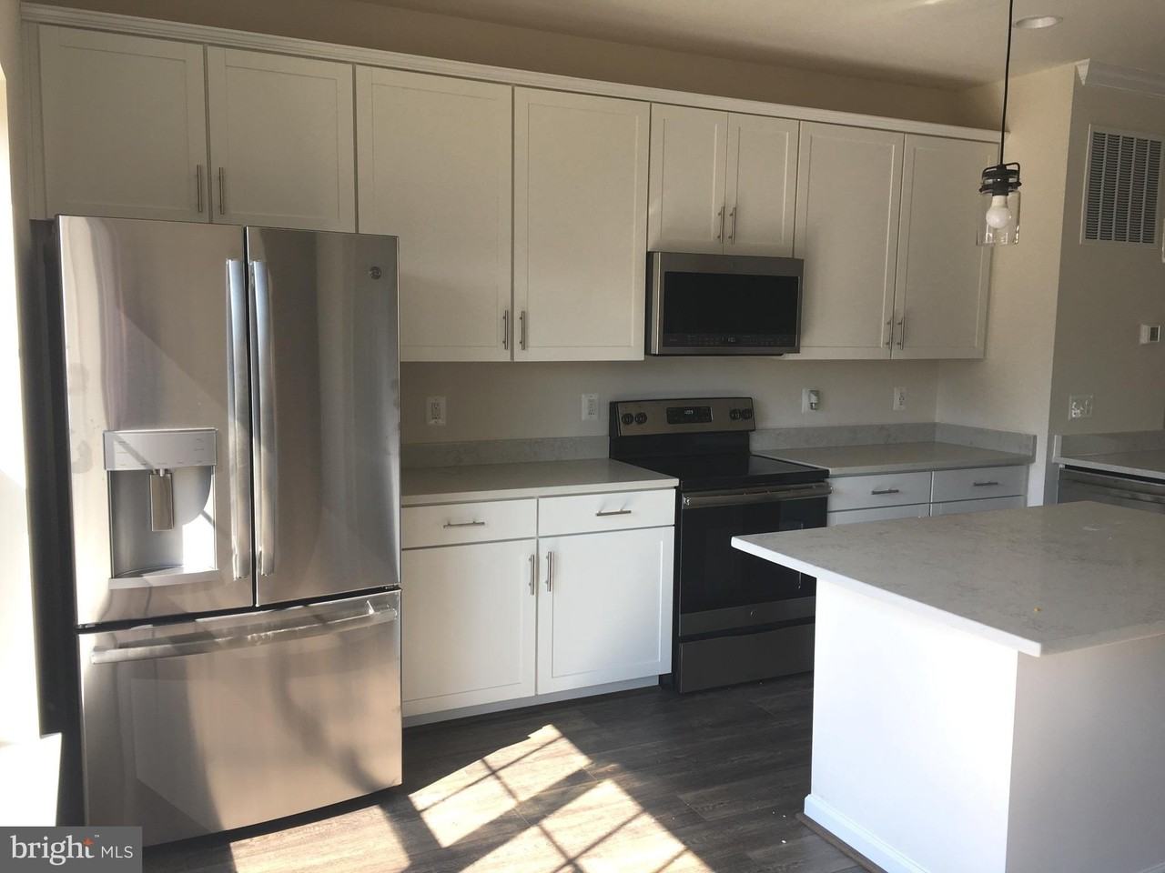 202 Apsley Ter - Photo 5 of 20