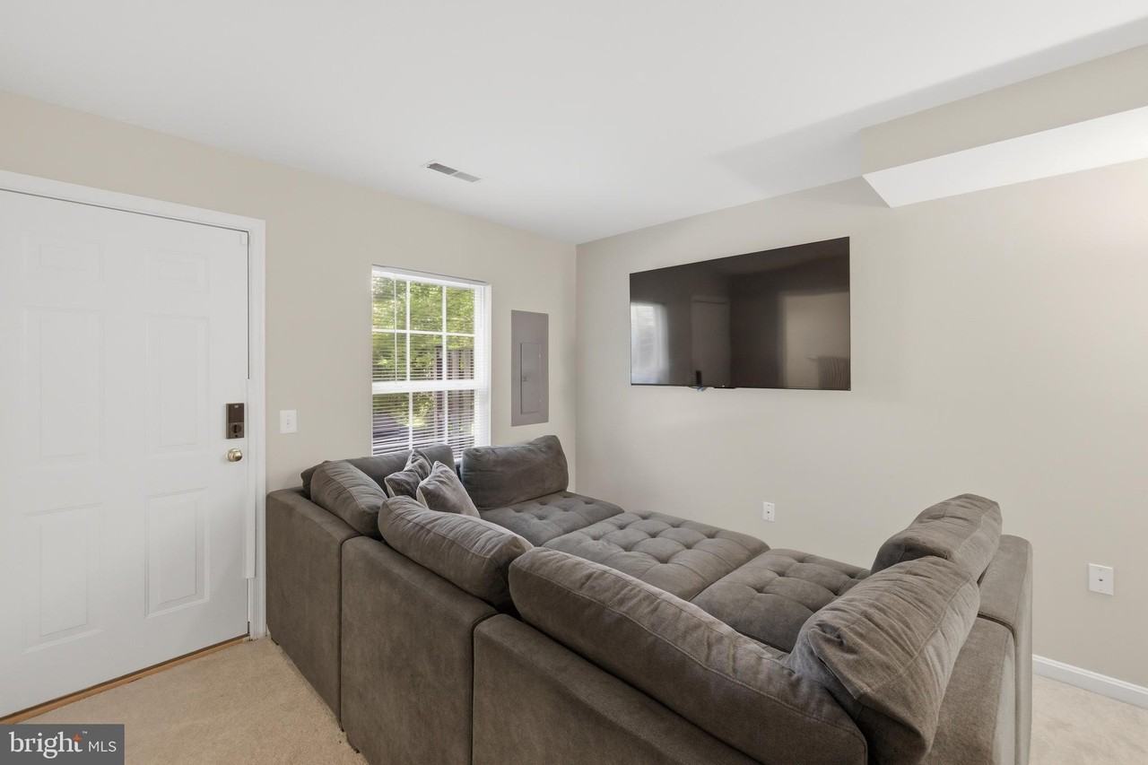 23098 Fontwell Sq - Photo 6 of 26