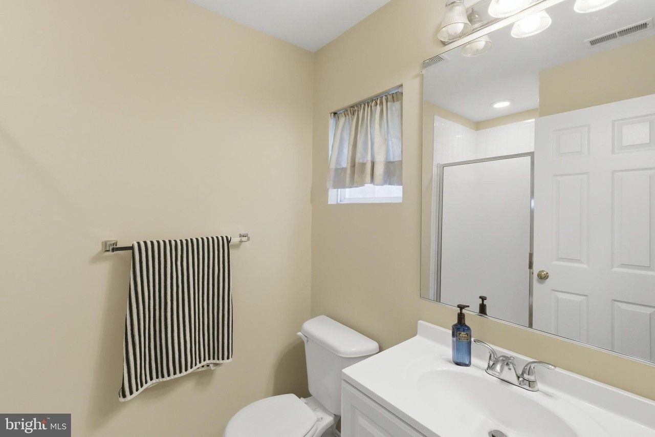 23098 Fontwell Sq - Photo 7 of 26