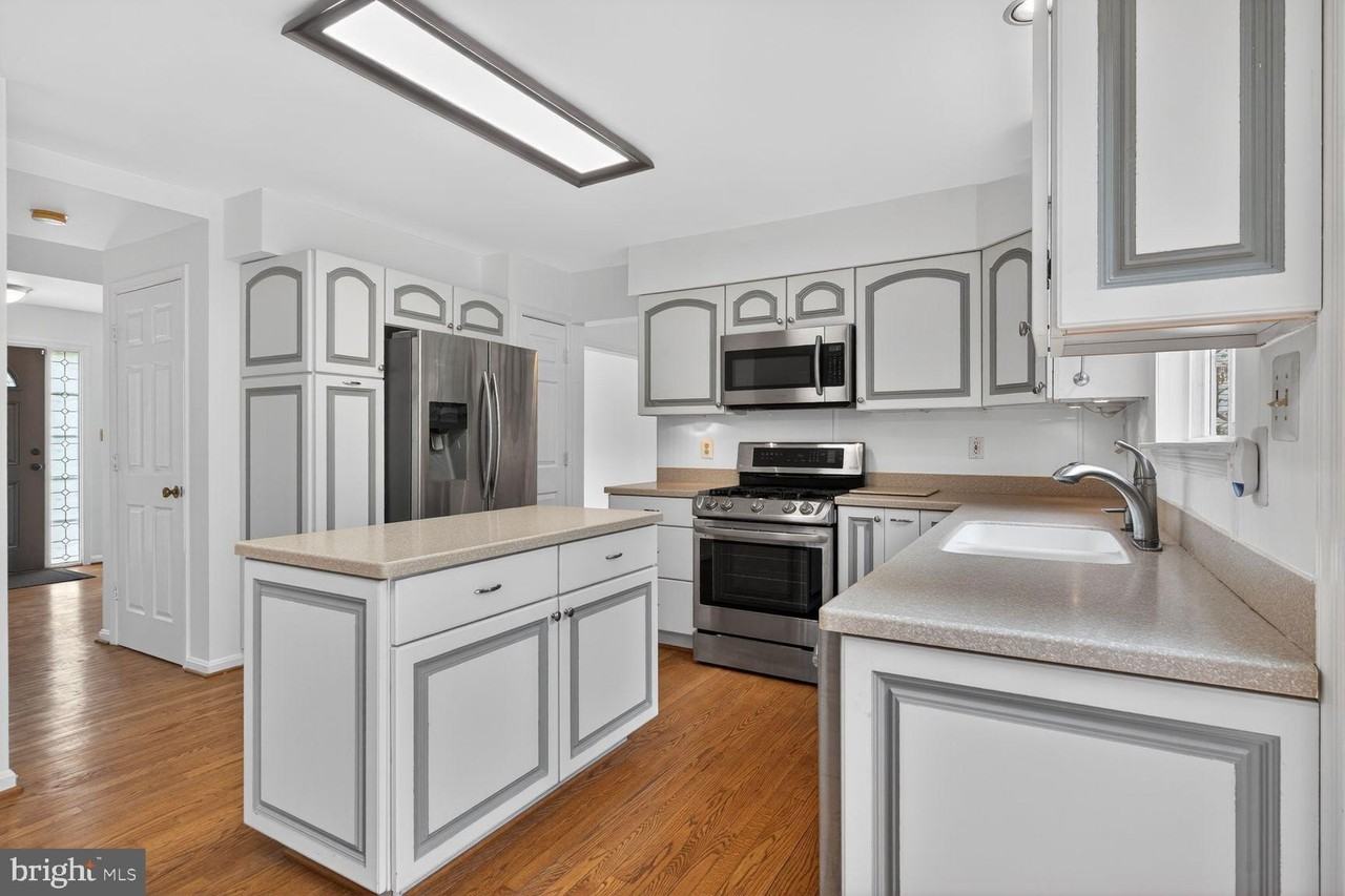 10545 Winged Elm Cir - Photo 5 of 27