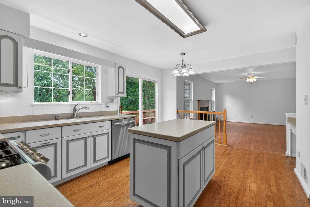 10545 Winged Elm Cir - Photo 6 of 27