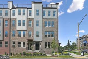 featured image of 8638 Lovelace St