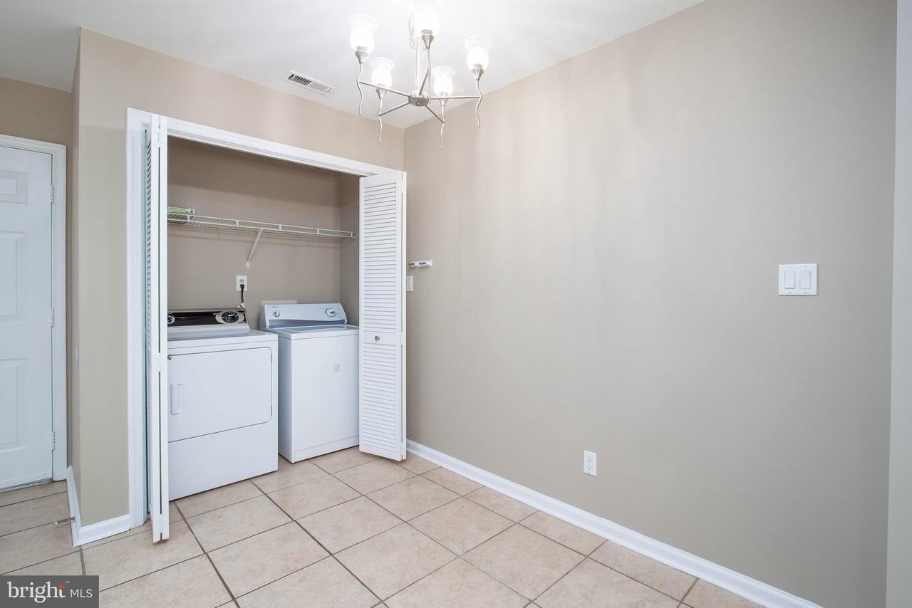 207 Southampton Ct - Photo 7 of 19