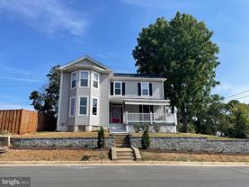 27 W 11th St - Photo 1 of 1