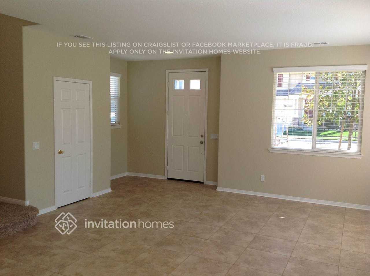 10806 Rosemary Way - Photo 2 of 8