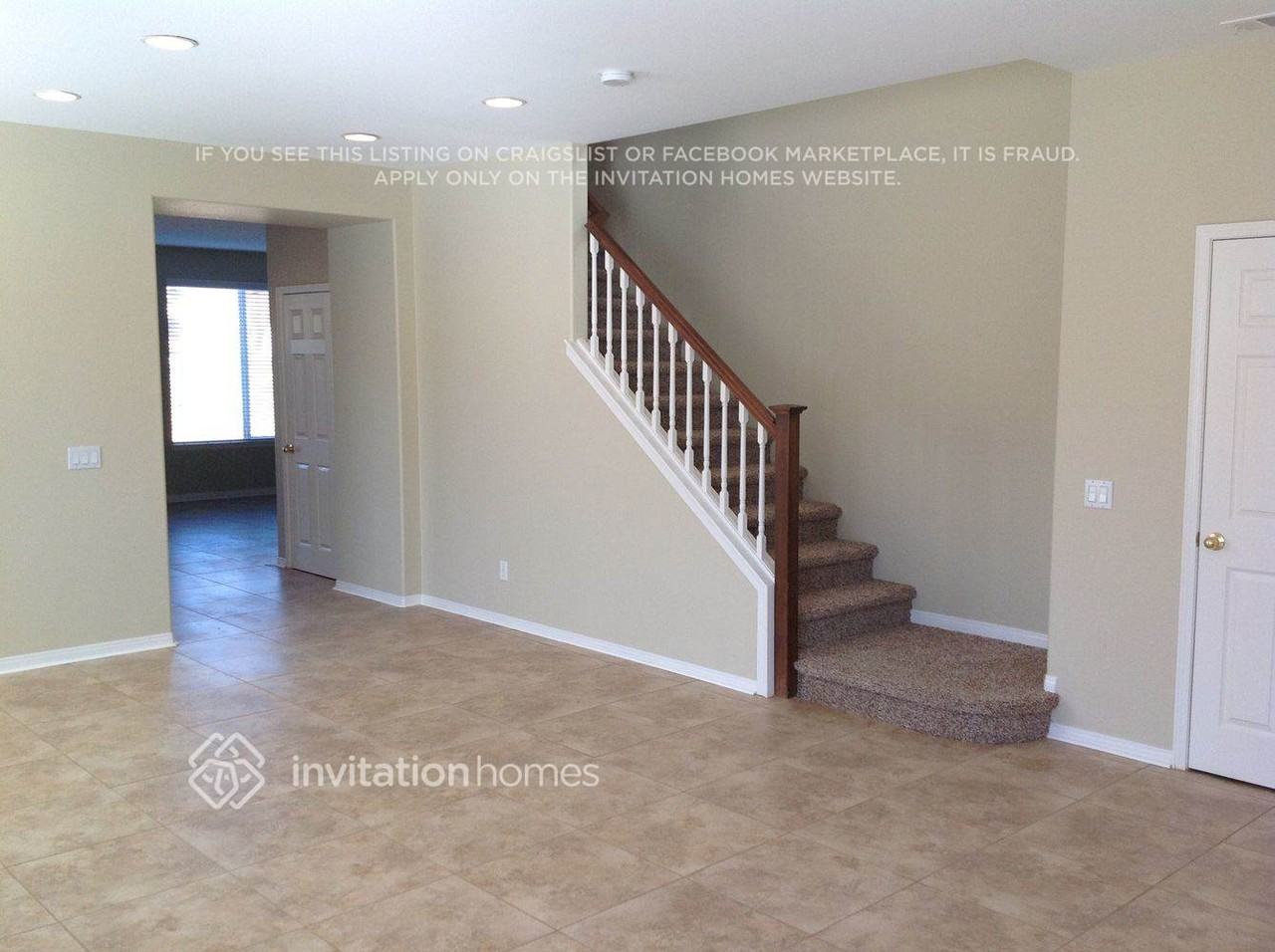 10806 Rosemary Way - Photo 3 of 8