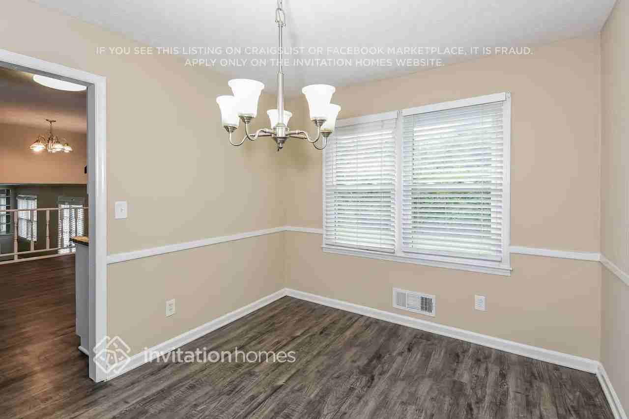 981 Flagg Way - Photo 5 of 18