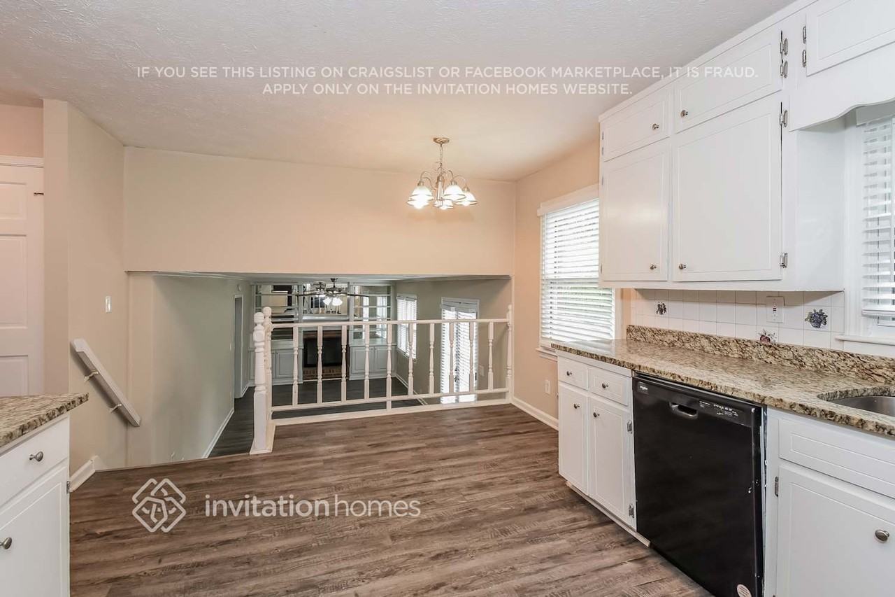 981 Flagg Way - Photo 6 of 18