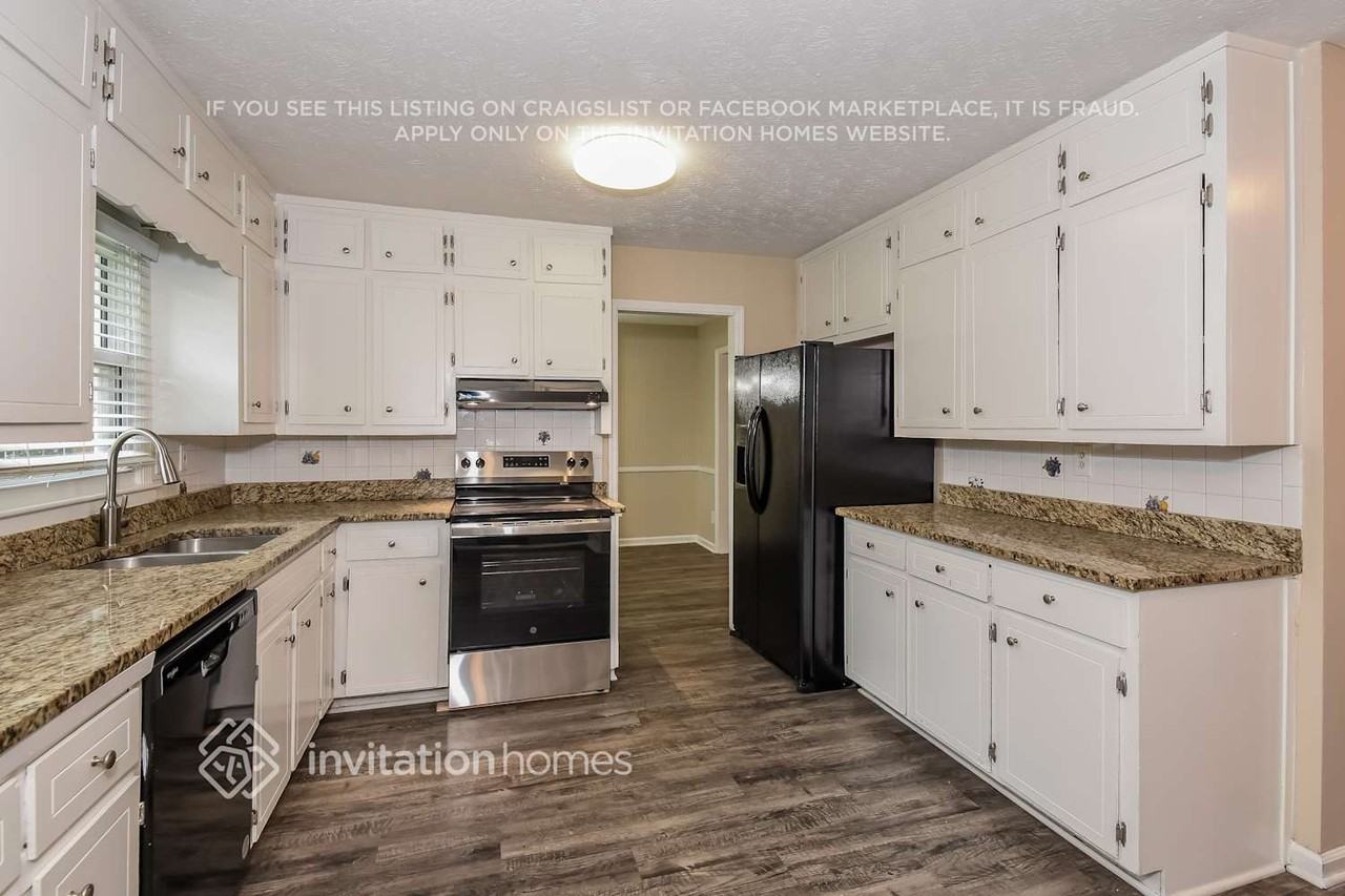 981 Flagg Way - Photo 7 of 18